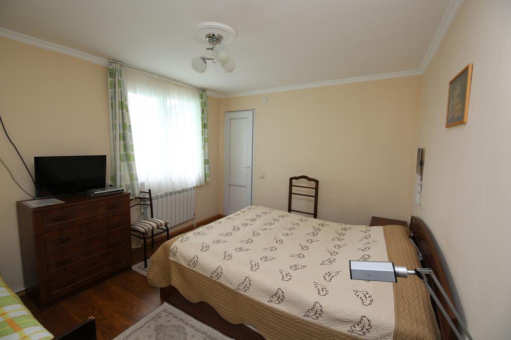 Guest House Green House Zugdidi Zewnętrze zdjęcie